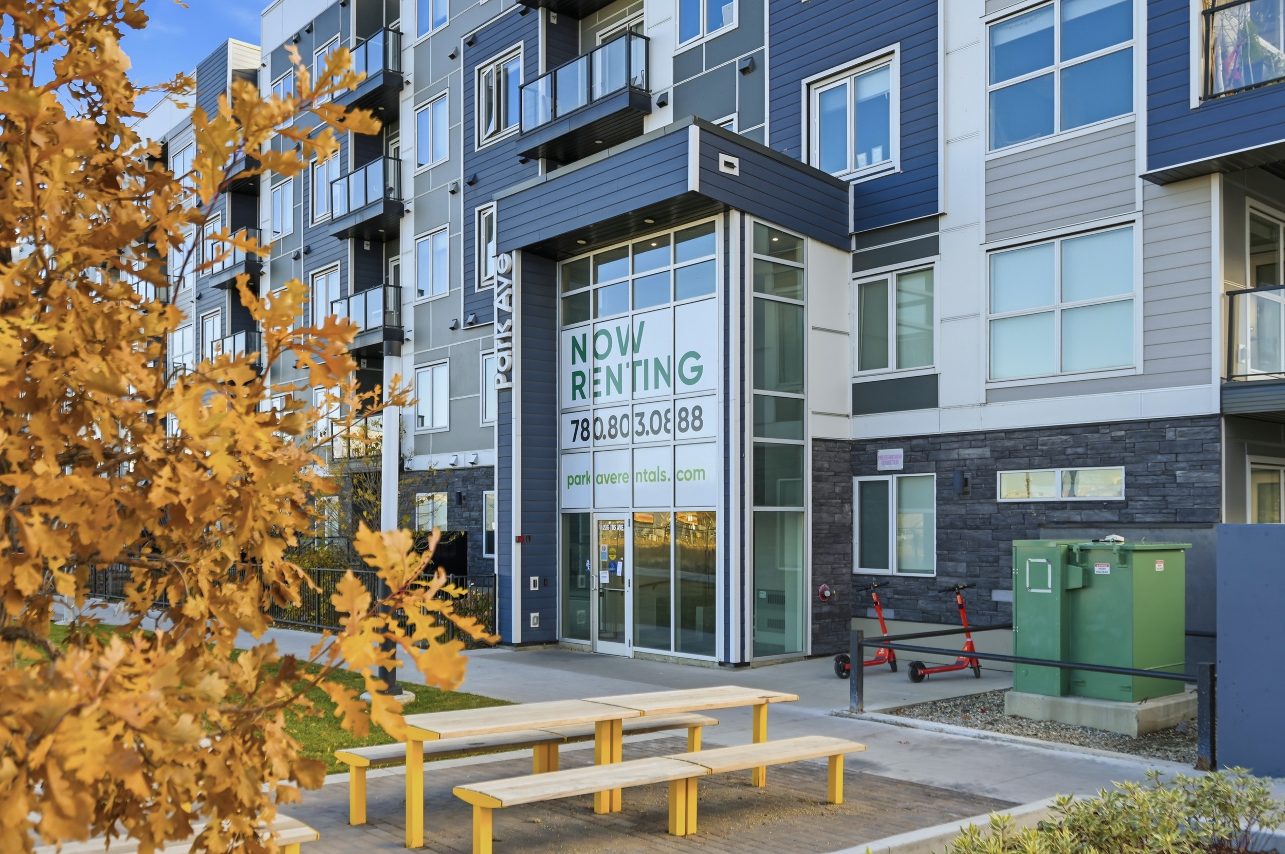 Park Ave — facade detail