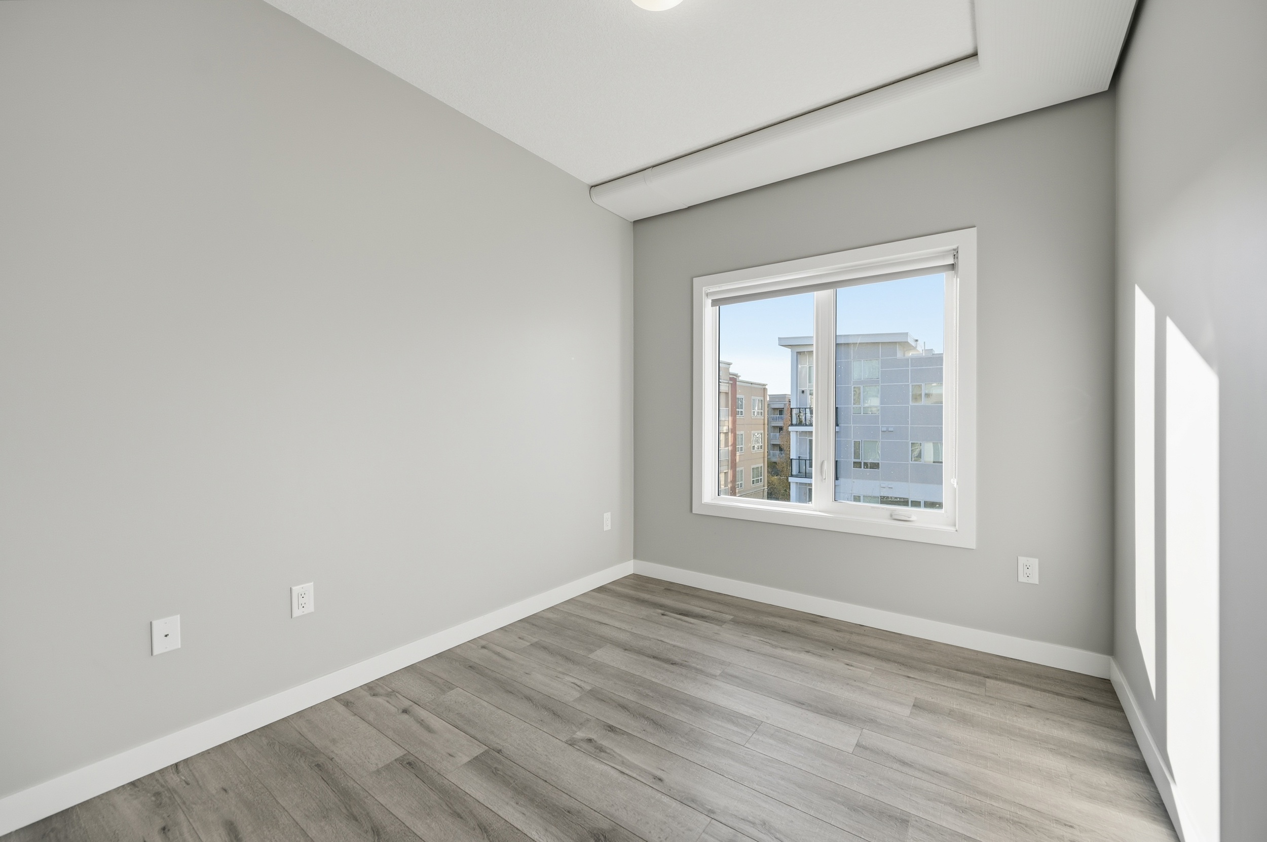 Park Ave — building view