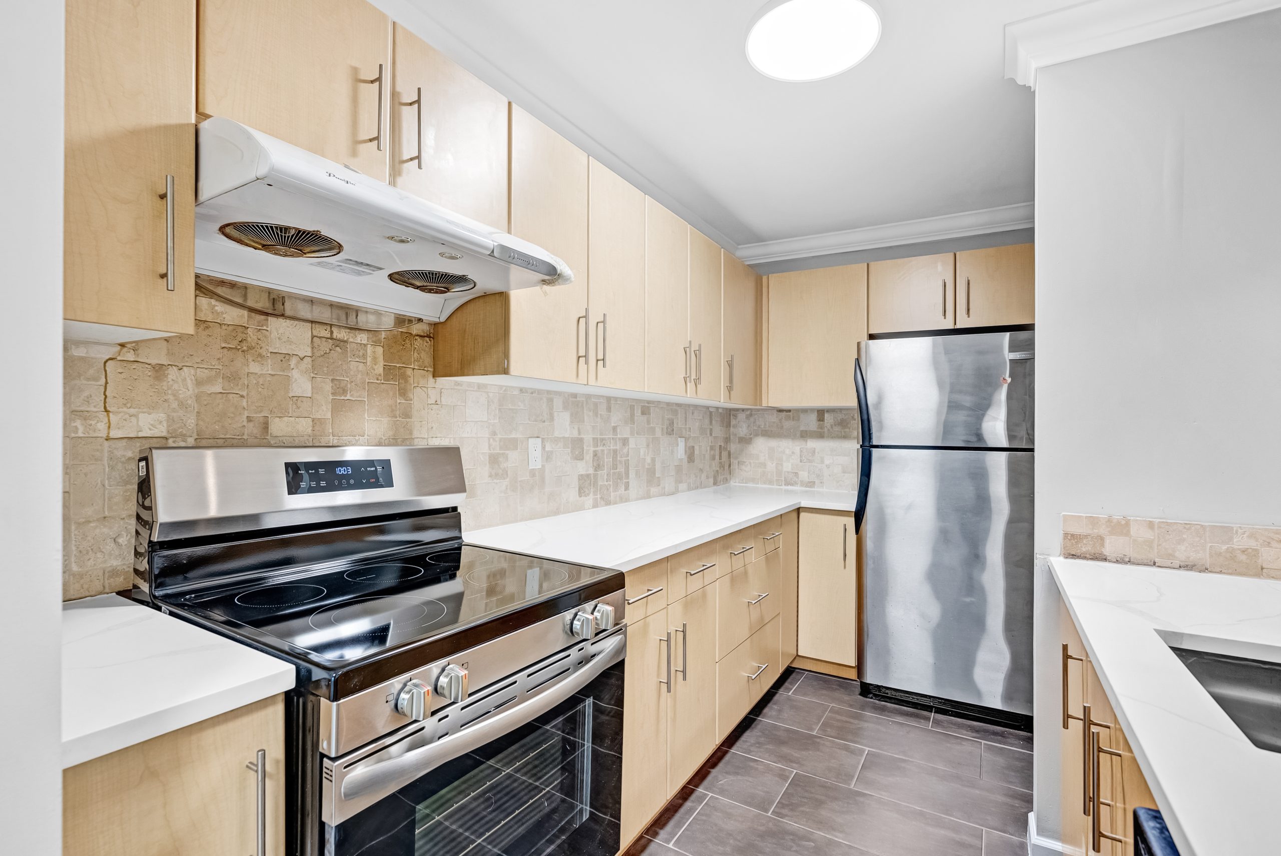 Richmond Blundell — facade detail