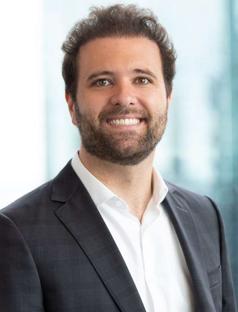 David started his real estate career in 2006 working as a commercial broker, whi